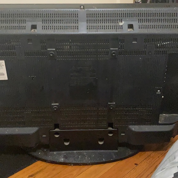 32 inch Screen TV - Picture 2 of 2